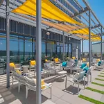 Detailed 2Bd, Highrise Dt, Pool, Gym, Parking, Sleeps 8