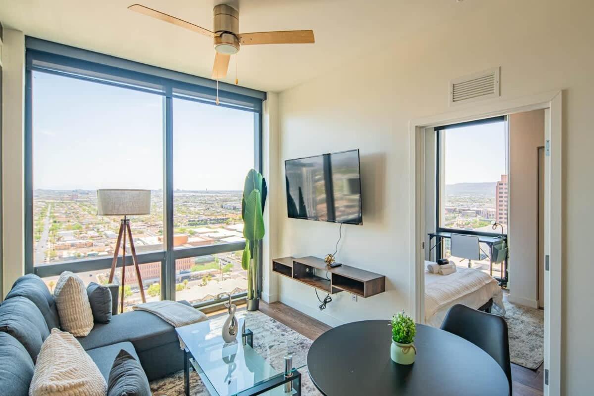 Detailed 2bd, Highrise Dt, Pool, Gym, Parking, Sleeps 8 Phoenix